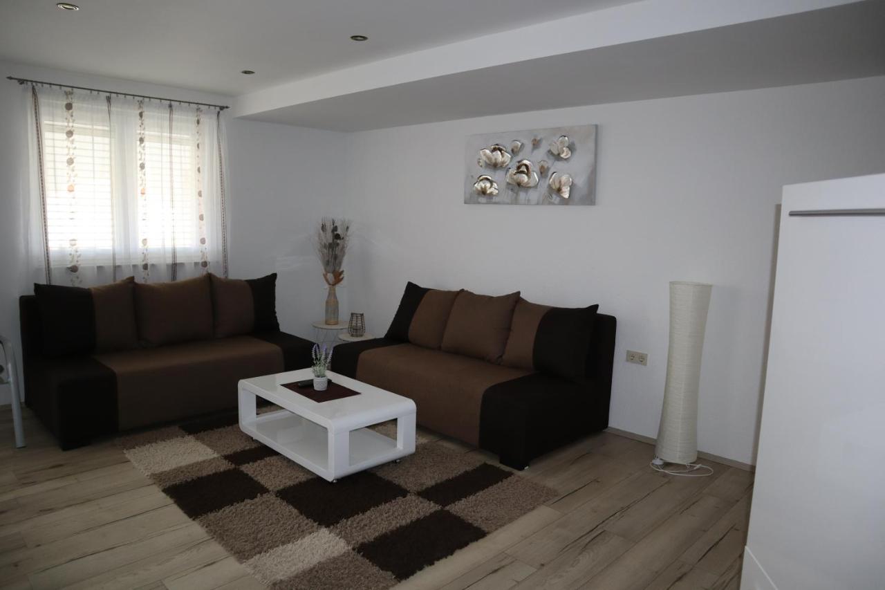 Apartmani Sanja Vir Eksteriør billede